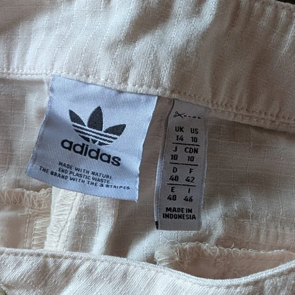 ADIDAS Women’s Adventure Cargo Pants with Adjustable Drawstring Ankle Size 10